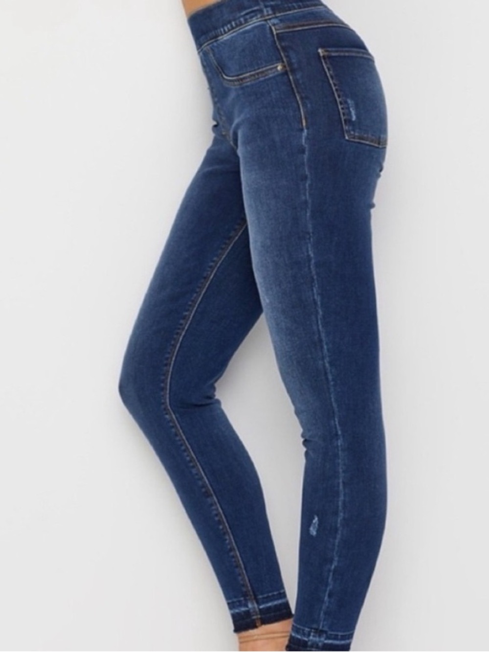 Spanx Women's Medium Wash Distressed Blue Skinny Jeans Raw Hem Size SP - Picture 3 of 9